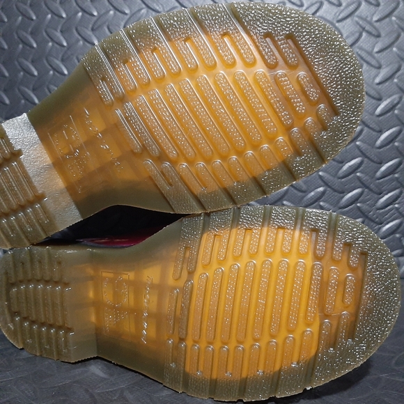 Dr. Martens Air Wair 1460 Women's Patent Leather 8 eye Lace Up Boots Size 6 - Picture 8 of 9